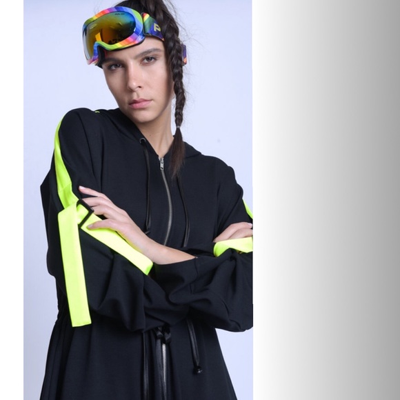 Metamorphoza Jacket/Dress - Picture 3 of 15